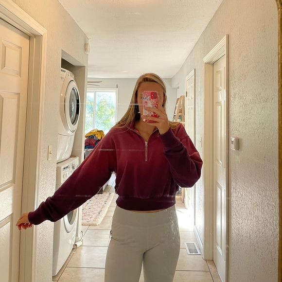 Victoria’s Secret cropped quarter zip - Picture 2 of 3
